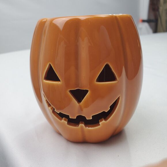 Scentsy Plug In Warmer Jack O’Lantern New In Box Halloween Pumpkin Decoration - Picture 2 of 12